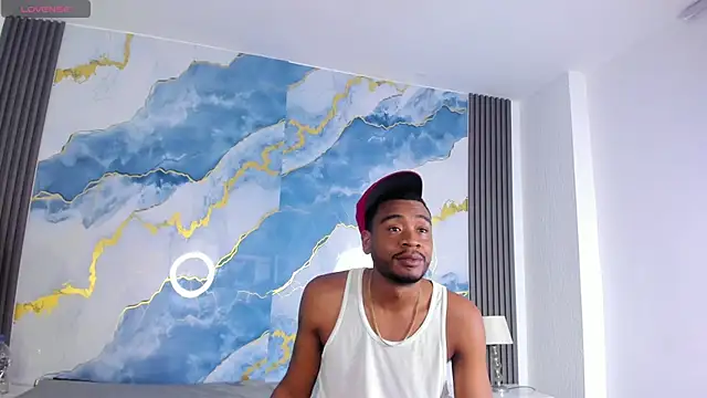 Snapshot of Kylieandjhonny chatting on 12-18-25, 04:29 Kylieandjhonny online show from 12-18-25, 04:29