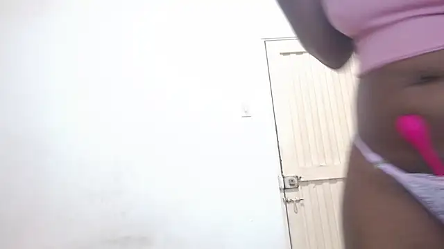 Snapshot of hot_and_naughty_latin chatting on 02-19-26, 12:12 hot and naughty latin online show from 02-19-26, 12:12