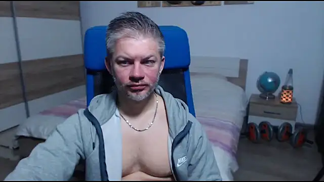 RobbyShawz online show from 11-25-25, 06:02