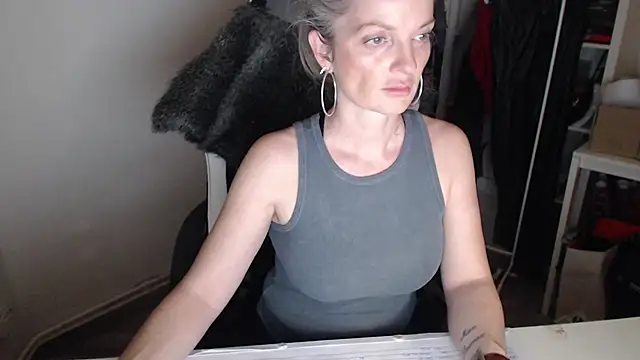 Sabdeluxe online show from 01-15-25, 06:40