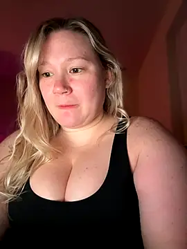 PiggyRose online show from 10-05-25, 02:43