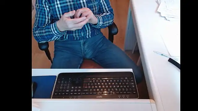 Snapshot of dutchpornking chatting on 01-20-25, 12:18 dutchpornking online show from 01-20-25, 12:18