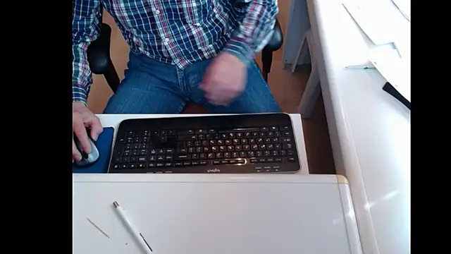 Snapshot of dutchpornking chatting on 01-22-25, 11:45 dutchpornking online show from 01-22-25, 11:45