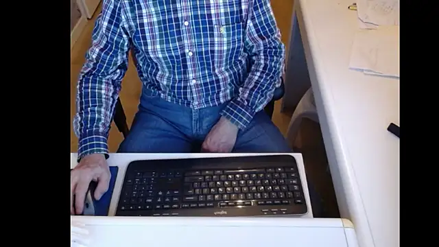 Snapshot of dutchpornking chatting on 02-03-25, 04:52 dutchpornking online show from 02-03-25, 04:52
