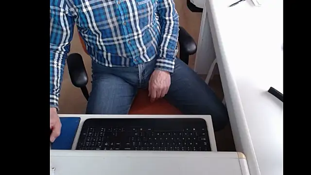 Snapshot of dutchpornking chatting on 02-25-25, 07:52 dutchpornking online show from 02-25-25, 07:52
