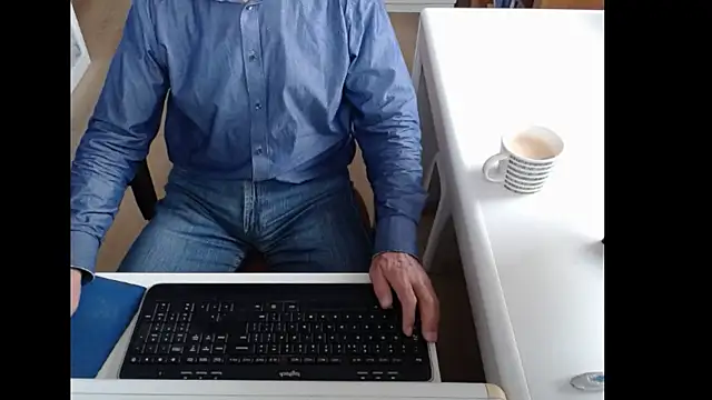 Snapshot of dutchpornking chatting on 10-02-25, 07:59 dutchpornking online show from 10-02-25, 07:59