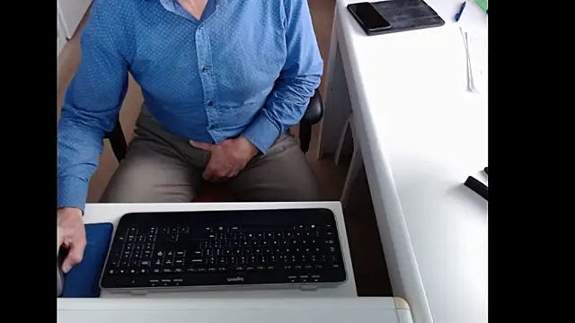 Snapshot of dutchpornking chatting on 11-13-25, 08:02 dutchpornking online show from 11-13-25, 08:02