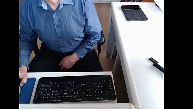 Snapshot of dutchpornking chatting on 11-21-25, 08:13 dutchpornking online show from 11-21-25, 08:13