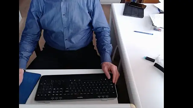 Snapshot of dutchpornking chatting on 11-24-25, 08:03 dutchpornking online show from 11-24-25, 08:03