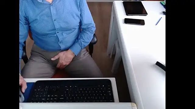 Snapshot of dutchpornking chatting on 11-26-25, 07:53 dutchpornking online show from 11-26-25, 07:53