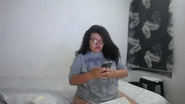 mabigomez00 online show from 04-15-26, 09:16