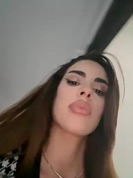 Snapshot of Arabian_beauty chatting on 10-24-25, 07:27 Arabian beauty online show from 10-24-25, 07:27