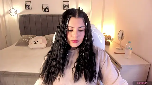 Catalinaa martinez online show from 09-18-25, 02:57