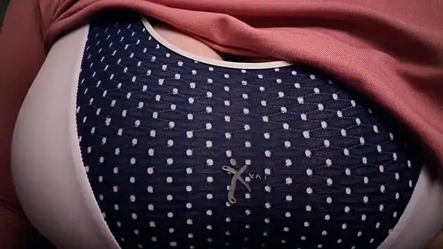 AnnyelinnaLove online show from 12-14-25, 06:19