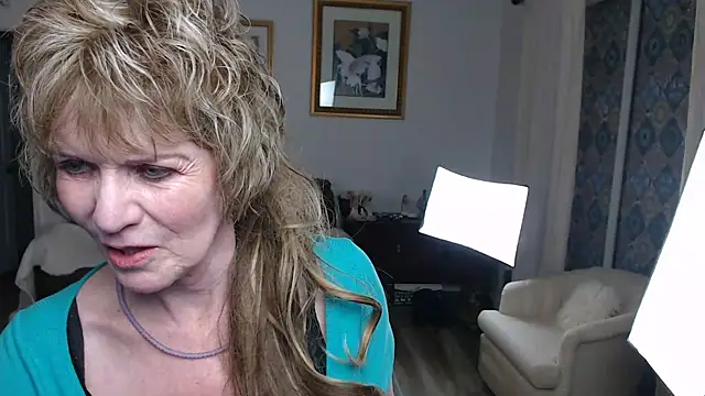 Snapshot of SindeeDix chatting on 02-26-25, 09:27 SindeeDix online show from 02-26-25, 09:27