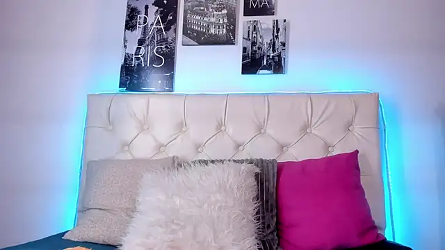 Amaia Daniells online show from 12-27-24, 07:18