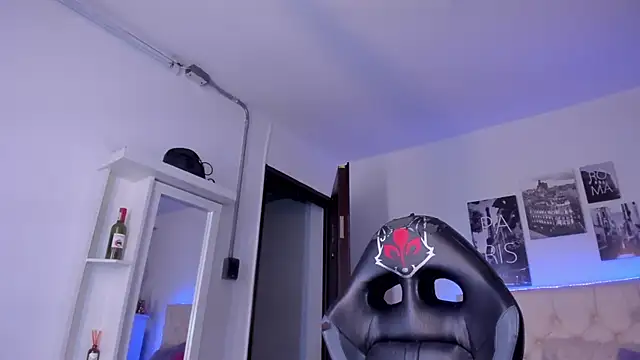 Amaia Daniells online show from 01-20-25, 03:37