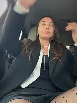 YOUR-KARINA online show from 02-17-25, 09:24