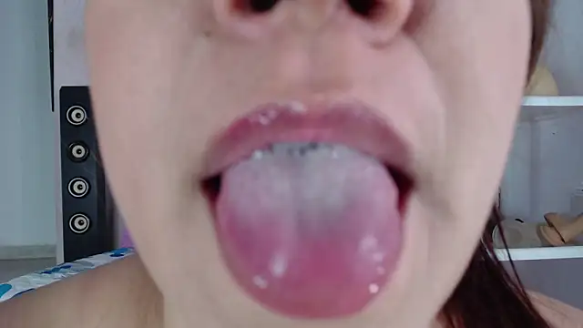 emiligrey  online show from 03-02-25, 11:39