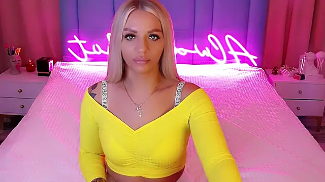 Snapshot of AllwaysHotJ chatting on 12-13-24, 01:59 AllwaysHotJ online show from 12-13-24, 01:59