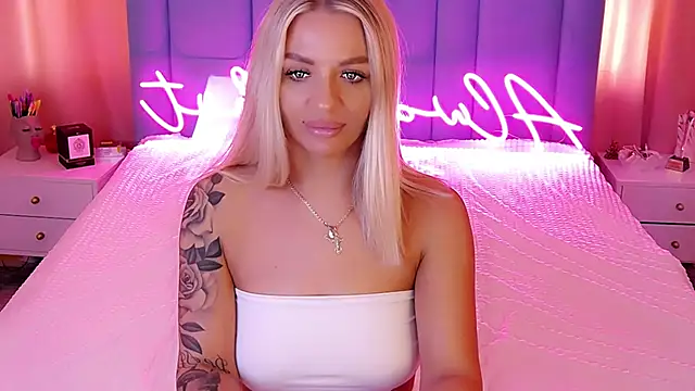 Snapshot of AllwaysHotJ chatting on 12-20-24, 06:19 AllwaysHotJ online show from 12-20-24, 06:19