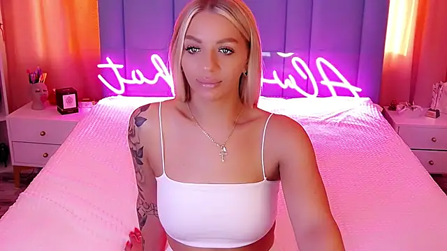 Snapshot of AllwaysHotJ chatting on 12-26-24, 03:38 AllwaysHotJ online show from 12-26-24, 03:38