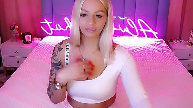 Snapshot of AllwaysHotJ chatting on 12-27-24, 03:20 AllwaysHotJ online show from 12-27-24, 03:20