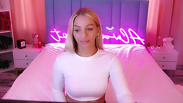 Snapshot of AllwaysHotJ chatting on 01-08-25, 07:34 AllwaysHotJ online show from 01-08-25, 07:34