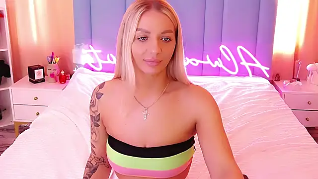 Snapshot of AllwaysHotJ chatting on 01-14-25, 06:24 AllwaysHotJ online show from 01-14-25, 06:24