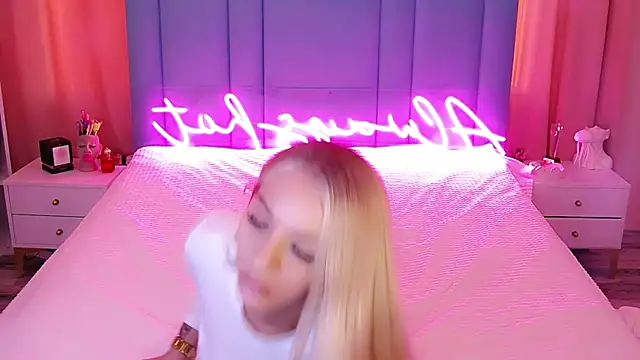 Snapshot of AllwaysHotJ chatting on 01-24-25, 02:49 AllwaysHotJ online show from 01-24-25, 02:49