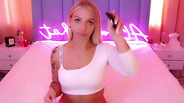 Snapshot of AllwaysHotJ chatting on 01-30-25, 06:24 AllwaysHotJ online show from 01-30-25, 06:24