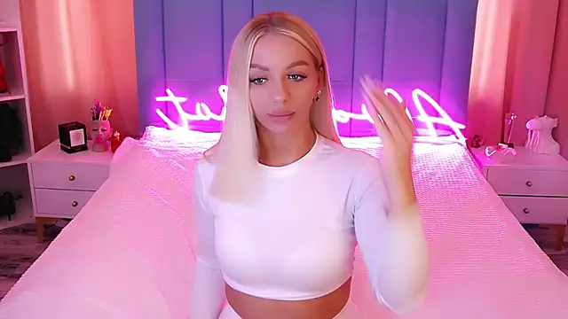 Snapshot of AllwaysHotJ chatting on 01-31-25, 05:40 AllwaysHotJ online show from 01-31-25, 05:40