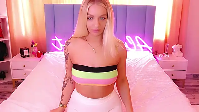 Snapshot of AllwaysHotJ chatting on 02-01-25, 06:43 AllwaysHotJ online show from 02-01-25, 06:43