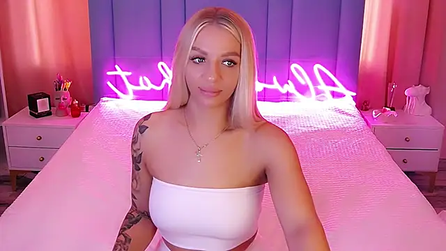 Snapshot of AllwaysHotJ chatting on 02-02-25, 03:32 AllwaysHotJ online show from 02-02-25, 03:32