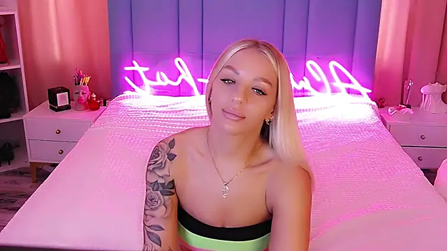 Snapshot of AllwaysHotJ chatting on 02-09-25, 04:14 AllwaysHotJ online show from 02-09-25, 04:14