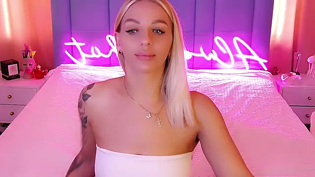 Snapshot of AllwaysHotJ chatting on 02-23-25, 02:07 AllwaysHotJ online show from 02-23-25, 02:07