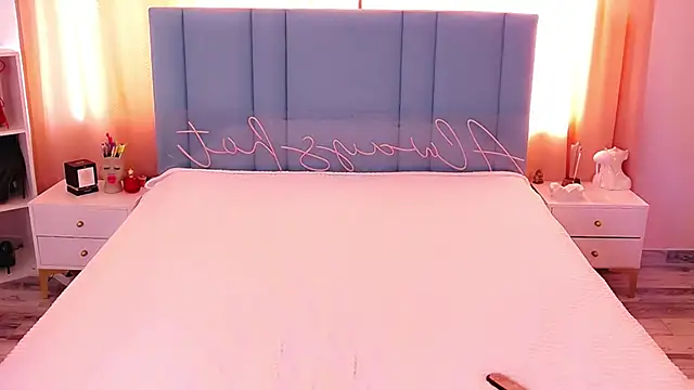 Snapshot of AllwaysHotJ chatting on 02-23-25, 05:56 AllwaysHotJ online show from 02-23-25, 05:56