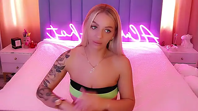 Snapshot of AllwaysHotJ chatting on 03-08-25, 06:21 AllwaysHotJ online show from 03-08-25, 06:21