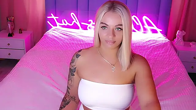 Snapshot of AllwaysHotJ chatting on 09-22-25, 02:13 AllwaysHotJ online show from 09-22-25, 02:13