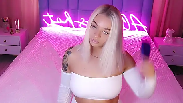 Snapshot of AllwaysHotJ chatting on 10-05-25, 02:21 AllwaysHotJ online show from 10-05-25, 02:21