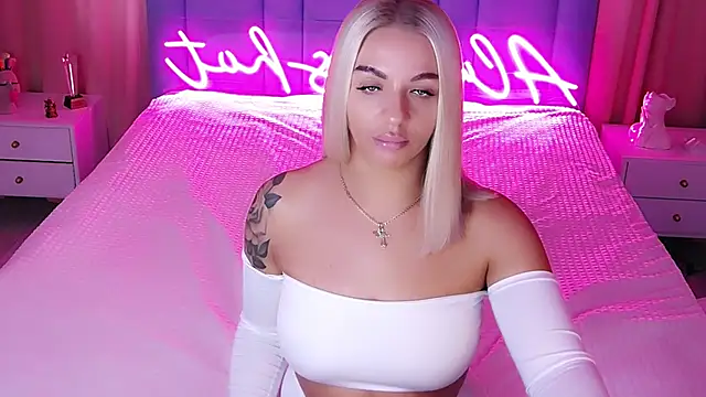 Snapshot of AllwaysHotJ chatting on 10-15-25, 02:01 AllwaysHotJ online show from 10-15-25, 02:01