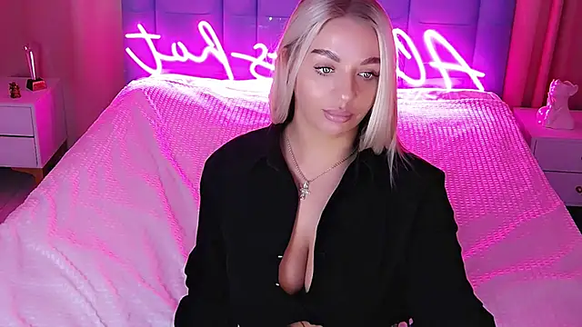 Snapshot of AllwaysHotJ chatting on 10-26-25, 02:17 AllwaysHotJ online show from 10-26-25, 02:17