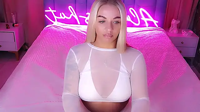 Snapshot of AllwaysHotJ chatting on 11-19-25, 02:22 AllwaysHotJ online show from 11-19-25, 02:22