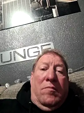 tomtom111111 online show from 11-09-25, 04:49