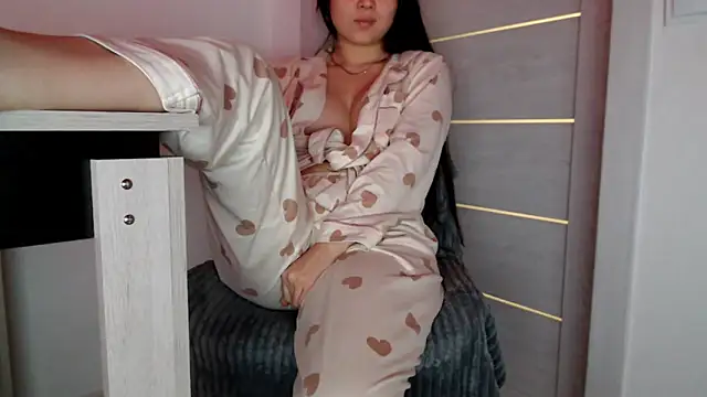 Snapshot of Lili_asian chatting on 12-07-24, 11:01 Lili asian online show from 12-07-24, 11:01