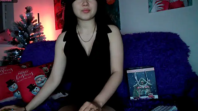 Snapshot of Lili_asian chatting on 12-31-24, 10:01 Lili asian online show from 12-31-24, 10:01