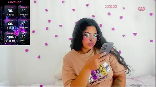 moana taylor online show from 10-08-25, 10:24