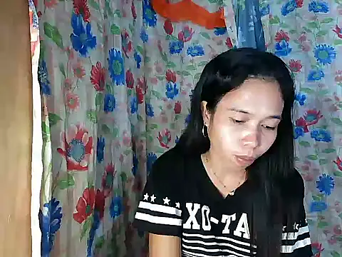 Snapshot of PinaySkinnyGirl chatting on 02-11-26, 11:48 PinaySkinnyGirl online show from 02-11-26, 11:48