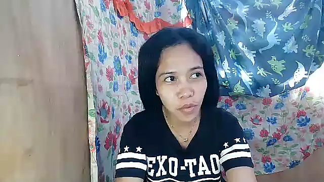 Snapshot of PinaySkinnyGirl chatting on 02-21-26, 12:11 PinaySkinnyGirl online show from 02-21-26, 12:11