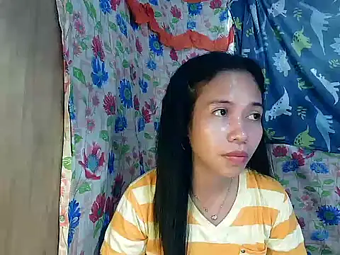 Snapshot of PinaySkinnyGirl chatting on 02-24-26, 09:18 PinaySkinnyGirl online show from 02-24-26, 09:18